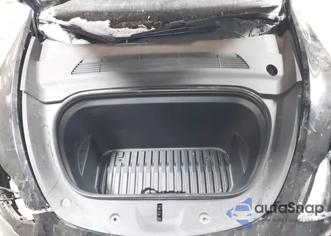 2022 Tesla Model Y Long Range Dual Motor All-Wheel Drive z USA, uszkodzony, nr VIN 7SAYGDEE4NF320766